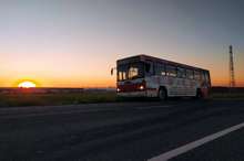 автобус на закате