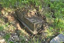 Древние надгробия в Купчино